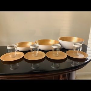 Tupperware Holiday Dinner Set
